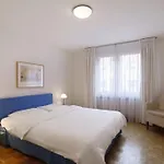 Fantastic 2 Bedroom Flat Close To The Lake