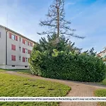 Comfortable Stay In Oerlikon 20 Minutes Away From Zurich Airport