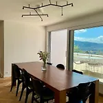 Apartment Luxury, Quiet Flat Overlooking