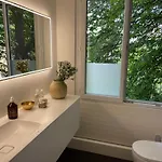 Apartment Luxury, Quiet Flat Overlooking *