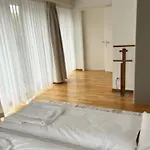 Executive 1 Bedroom In The Center - D11