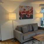 Executive 1 Bedroom In The Center - D11