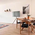 Moderne Wohnung In Zuerich Oerlikon! -201-