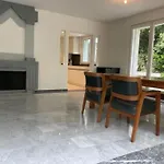 Fantastic 2 Bd Flat - Duke1