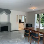 Fantastic 2 Bd Flat - Duke1