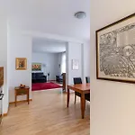 Nice 1Br Apartment Near Lake - Fb6