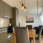 Charming 1Br Flat In The City Centre - West9