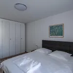 2Br Flat Close To Lake, Opera And City Center - Sf10