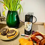 New With Sunny Terrace & Air Condition Apartment Zurich