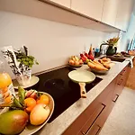 New With Sunny Terrace & Air Condition Apartment Zurich