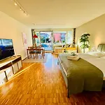 New With Sunny Terrace & Air Condition * Zurich