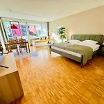 New With Sunny Terrace & Air Condition Zurich