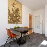 Kaya Zurich Apartment Ruby