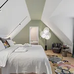 Bahnhofstrasse Designer Penthouse Private Rooftop Apartment *