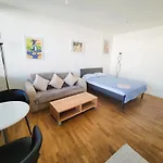 Modern Apartment With Balcony In Zurich Center A Hoh - Self Checkin