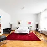 Charming Flat Near - Fb7 *