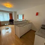 Nice 1Br Flat In The City Center - Crown 3