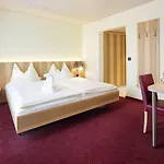 Fred Leonhardstrasse - Mobile Check-in Hotel 3*