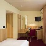 Fred Leonhardstrasse - Mobile Check-in Hotel