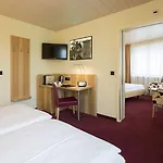 Fred Leonhardstrasse - Mobile Check-in Hotel 3*