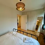 Chic Comfort In A Prime Location Apartment Zurich