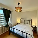 Chic Comfort In A Prime Location *