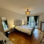 Apartment Chic Comfort In A Prime Location *