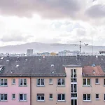 Modern 3Bdr Duplex With Skyroof In Trendy Zurich West