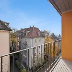 Very Centrally Located Studio - Crown 15