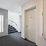 Modern - Walk Everywhere - Crown 47 Apartment *
