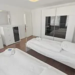 Amazing 2br Near - Flower 33 Apartment