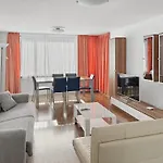 Apartment Amazing 2br Near - Flower 33