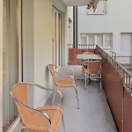 2 Bedroom Near And Centre - D5 Apartment *