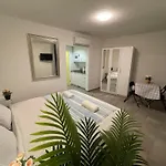 City Center Studio Apt close to Zürich HB