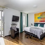 Swiss Star Guesthouse District 3 - Contactless Self Check-In