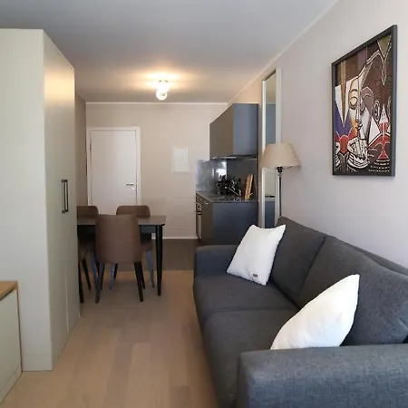 Aparthotel Lamira Serviced 4*