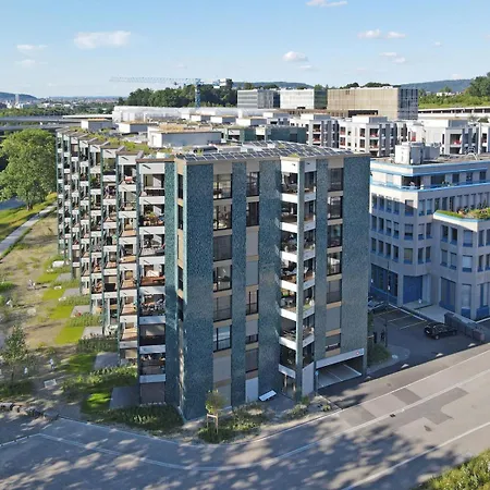 Luxury 2br, 2 Bath, Spacious Living With Open Kitchen, River View, Ideal For Long Stays, Parking, 10 Min To Center * Zurich