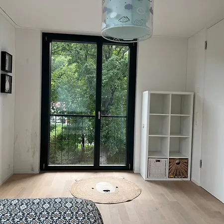 Luxury 2br, 2 Bath, Spacious Living With Open Kitchen, River View, Ideal For Long Stays, Parking, 10 Min To Center Apartment