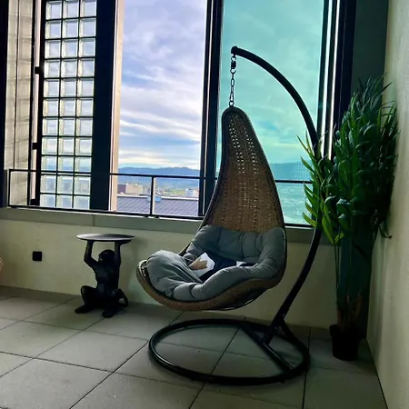 Penthouse Paradise Stunning City Views Apartment *