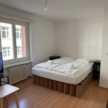 Apartment Comfortable In Great Location *