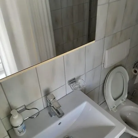Apartment Renovated Near Sees Self Checkin Zurich