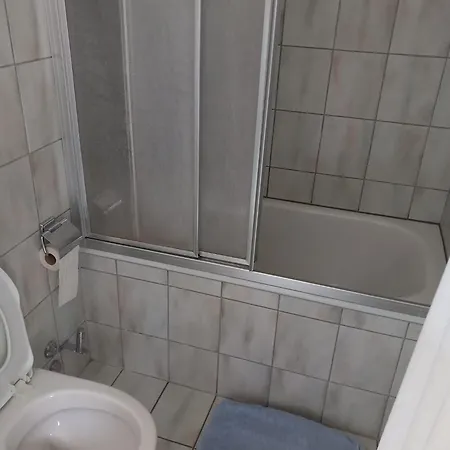 Apartment Renovated Near Sees Self Checkin Zurich