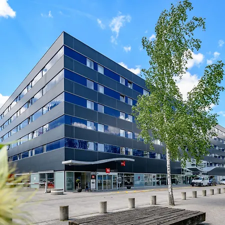 Hotel Ibis West 3*