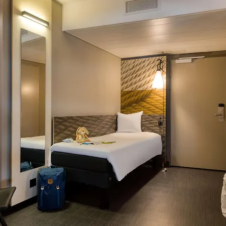 Ibis West