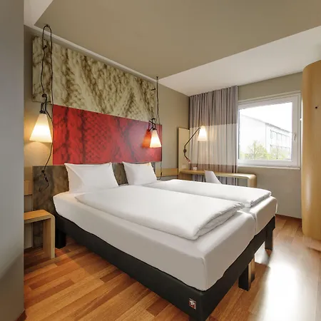 Hotel Ibis West