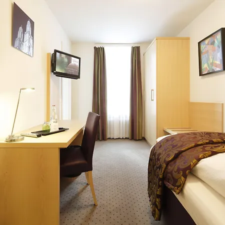 Fred Hauptbahnhof Hotel 3*