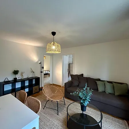 Apartment With Balcony, 26 Min To Center *