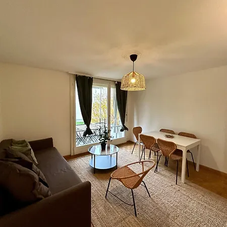 Apartment With Balcony, 26 Min To Center Zurich