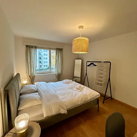 Simple With Natural Light Zurich