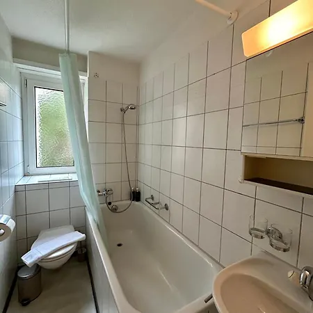 Apartment With Balcony, 26 Min To Center Zurich